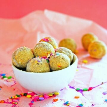 Packed with healthy fats and protein, these gluten free cake bites are perfect for post workout or after school snacks.