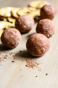 chocolate pretzel cashew bites (4 of 1)-5