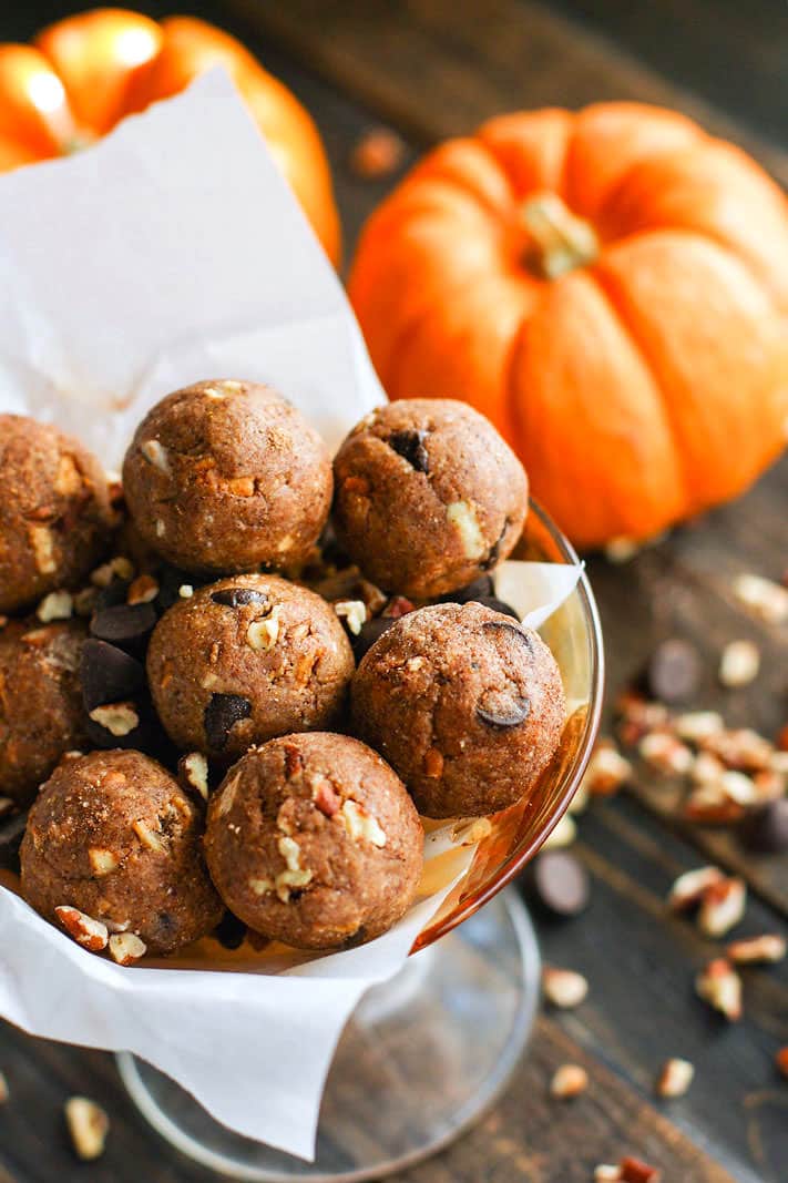 Pumpkin spiced chocolate and pecan pie flavor in one! Healthy, Grain free, easy to make, vegan and paleo friendly, and perfect for Holiday desserts or snacking! So worth making again and again! @cottercrunch