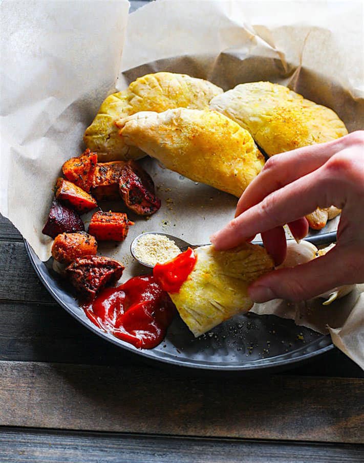 Gluten Free Honey Baked Ham and Potato Empanadas. Healthy Honey Baked Ham and sweet potatoes stuffed and baked in gluten free dough with tasty spices! A great appetizer, snack, and comfort food made easy!