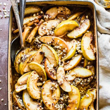 hot fruit bake with caramelized apples