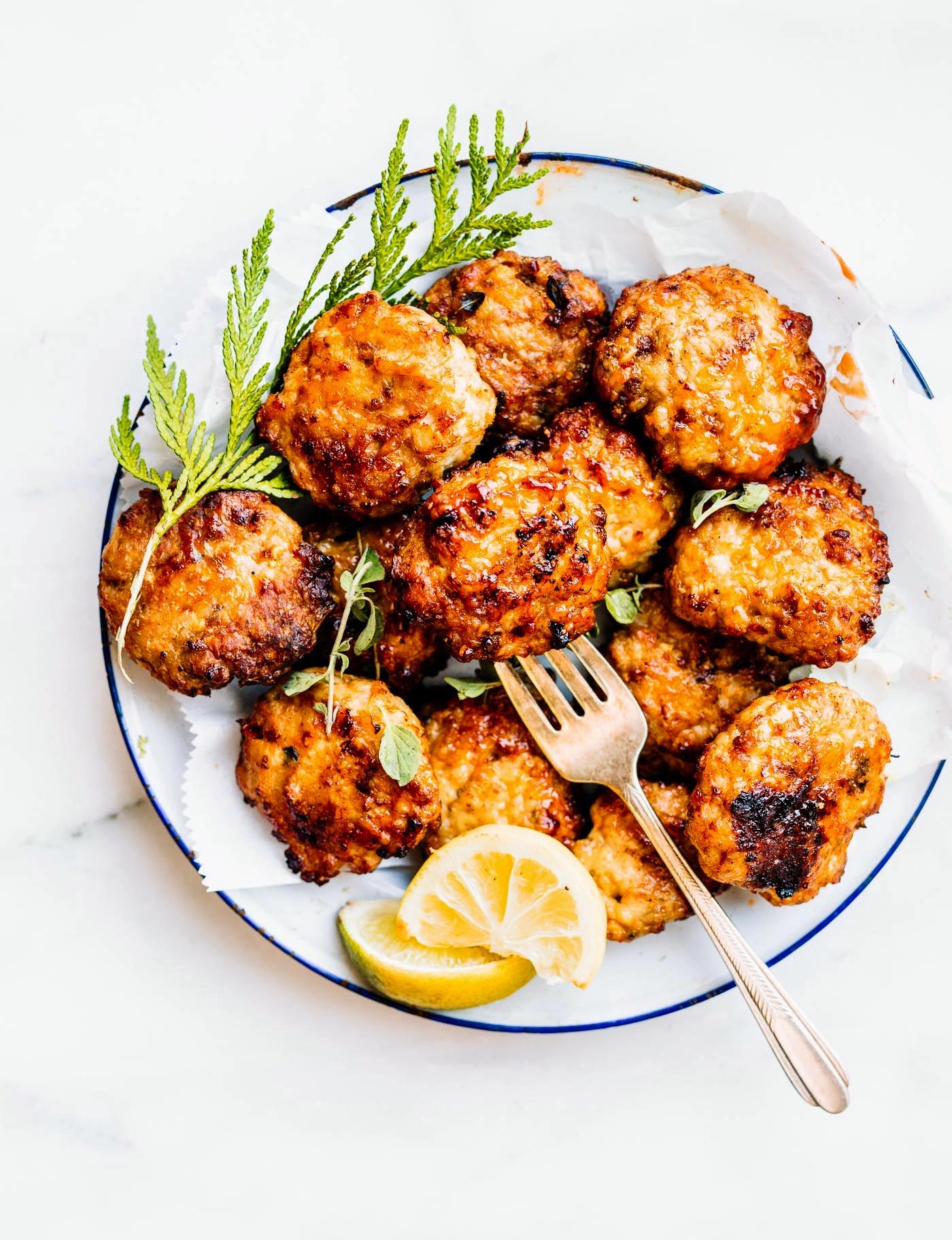 a plate full of air fryer breakfast sausage patties